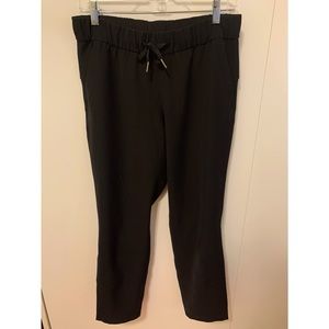 Lululemon black joggers size 8
